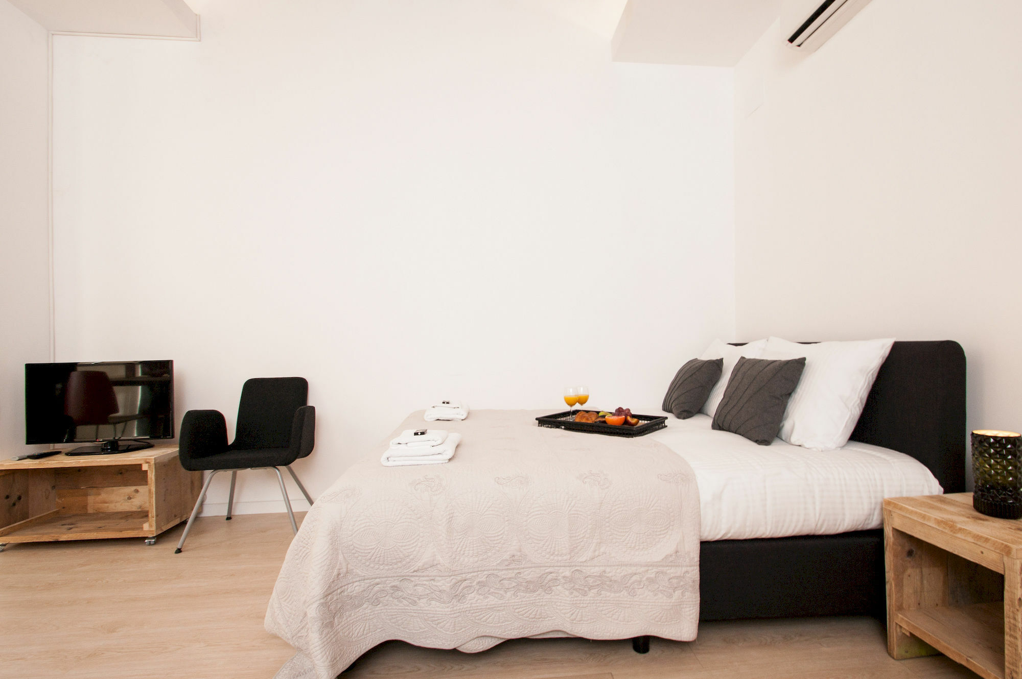 Short Stay Group Gracia Serviced Apartments Barcelona Exterior photo
