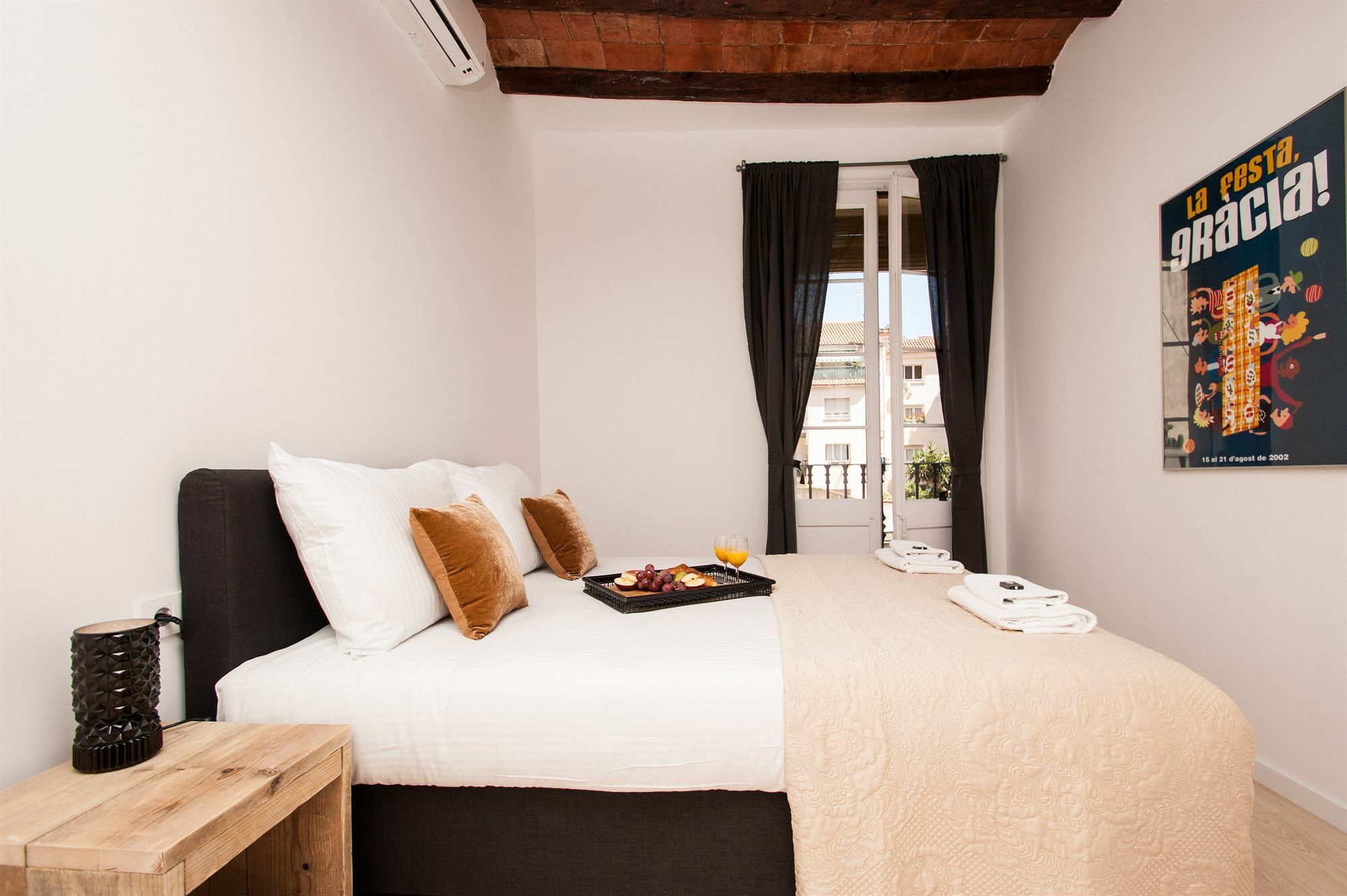 Short Stay Group Gracia Serviced Apartments Barcelona Exterior photo