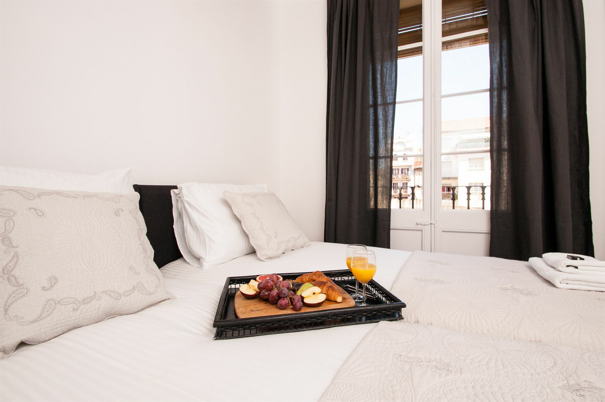 Short Stay Group Gracia Serviced Apartments Barcelona Exterior photo